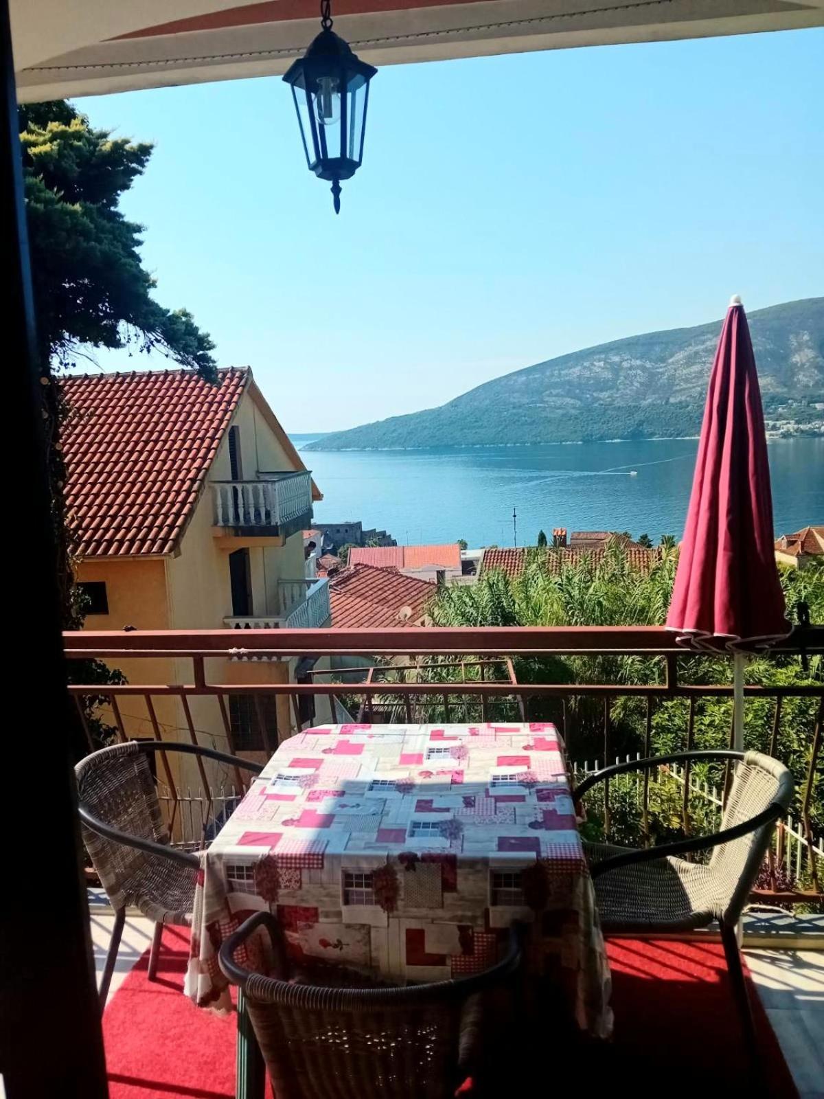 Guest House Cinderella Herceg Novi Eksteriør bilde